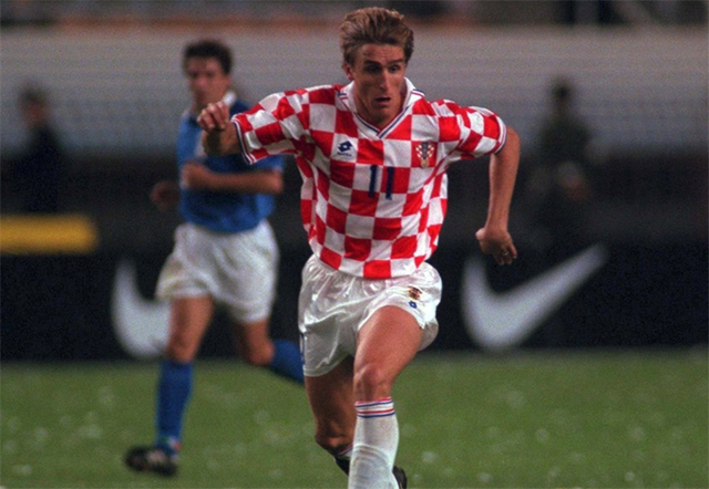 开云体育-风云突变波尔图赛后篮板制胜，法甲版图或变，气氛紧张，身体对抗强度拉满的简单介绍