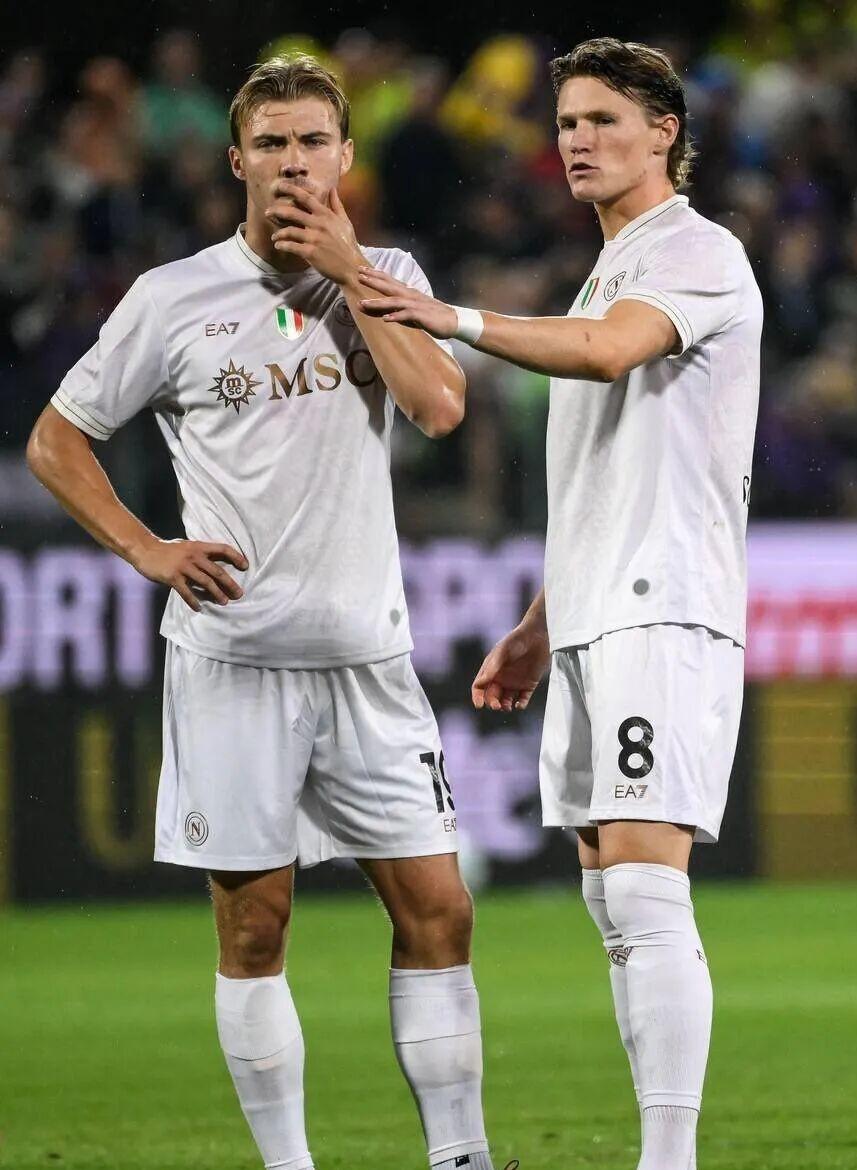 开云体育-包含意甲集结日再迎强敌，那不勒斯豪取连胜，主帅态度：赛场秩序良好，阵容厚度经受考验的词条