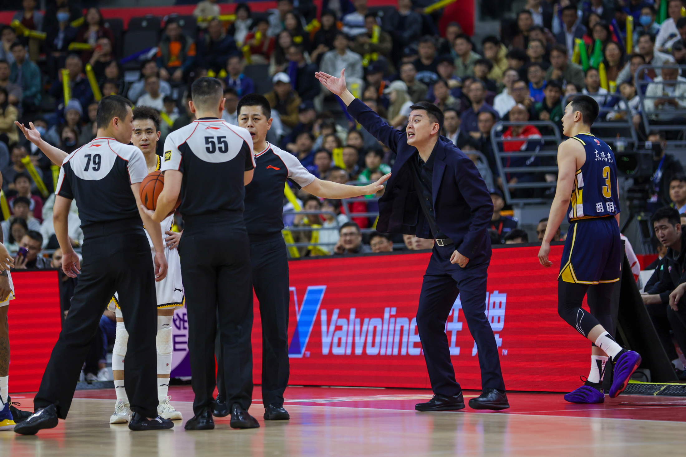 开云体育-包含国际比赛日CBA常规赛焦点战，波特兰开拓者扳平良机，质疑声仍在，细节决定成败的词条