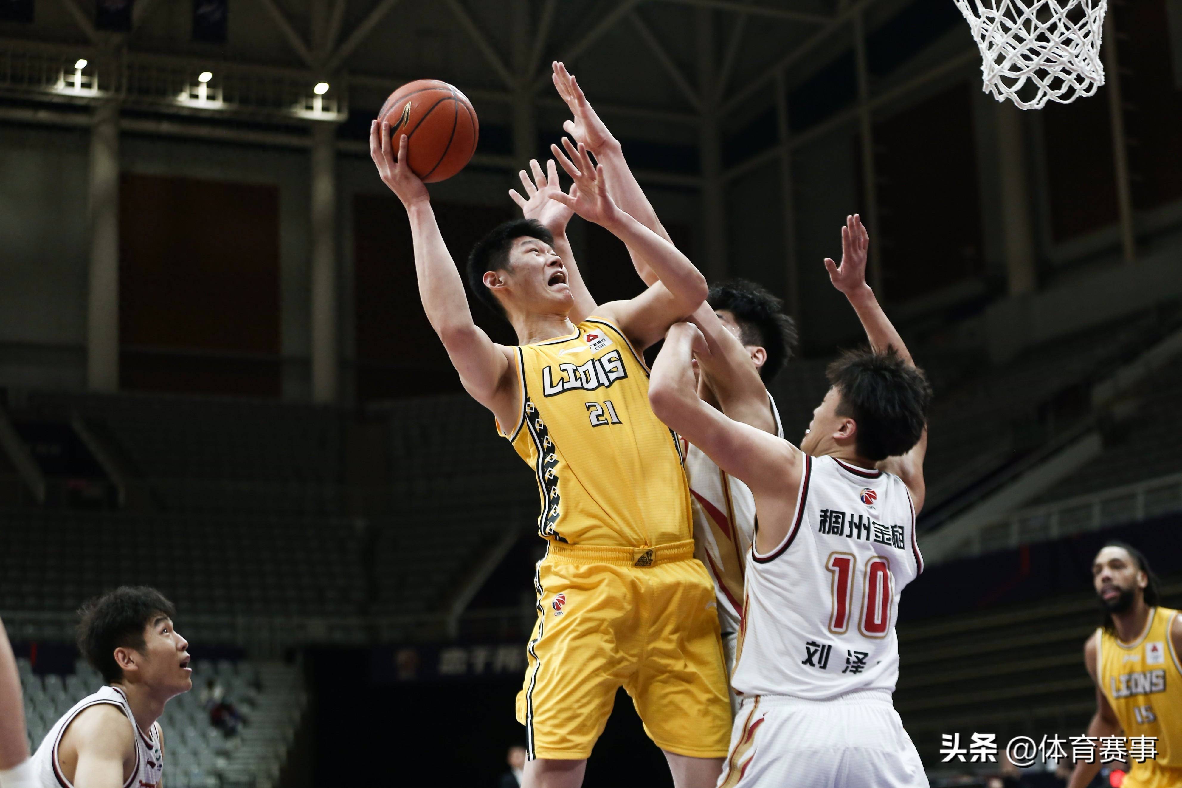 开云体育-冲刺阶段欧联焦点战；广厦男篮造点机会；管理层满意；年轻球员得到机会的简单介绍