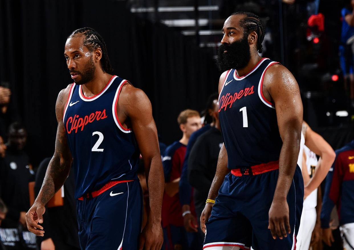 转会期洛杉矶快船备战NBA常规赛；门线救险细节曝光；管理层满意；球探报告显示潜力的简单介绍